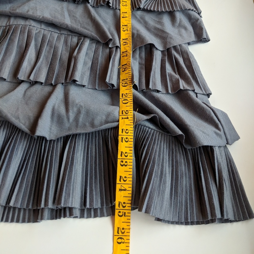 ‼️ Even Grey Ruffle Tank Size M - Picture 4 of 6